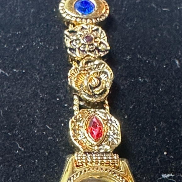 Avon vintage GRUNGE QUARTZ WATCH SLIDE CHARM BRACELET GOLD TONE- collectables - Picture 10 of 17